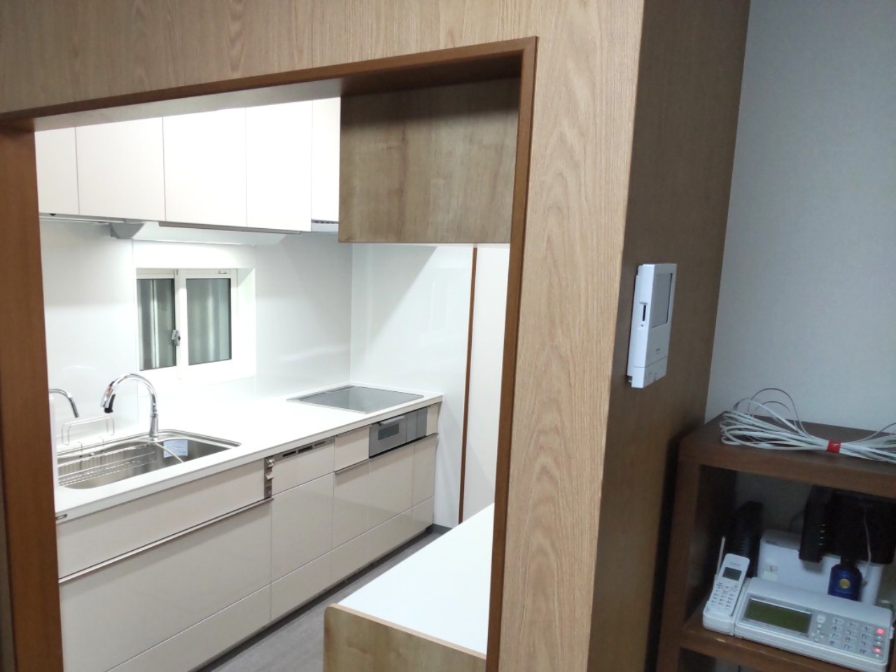 LAN配線の目隠し